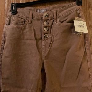 Straight leg pant